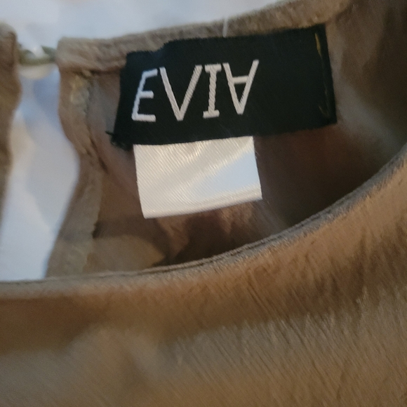 Evia Summer Dress Medium - Picture 2 of 3